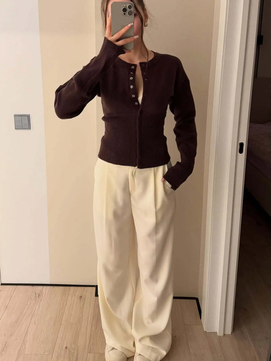 Women Knitted Cardigan Sweaters Solid Short Jumpers Round Neck Long Sleeves Single Breasted Empire Waist Slim 2026 Autumn Winter